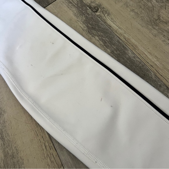 Alo Yoga Airlift Suit Up Leggings in Black and White - Picture 6 of 8